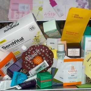Skincare mystery bundle 10-15 items